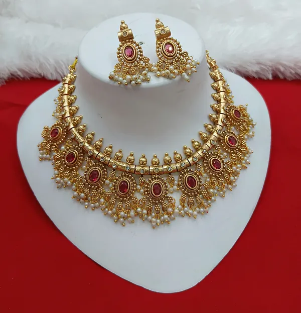 Gold-Plated_Cubic_Zirconia_-Studded_&_Beaded_Jewellery_Set