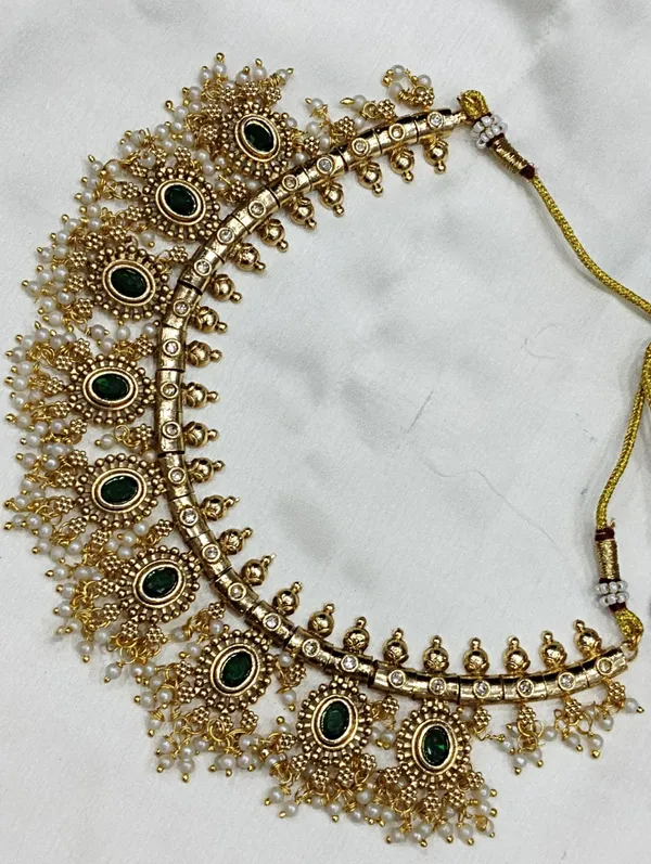 Gold-Plated_Cubic_Zirconia_-Studded_&_Beaded_Jewellery_Set