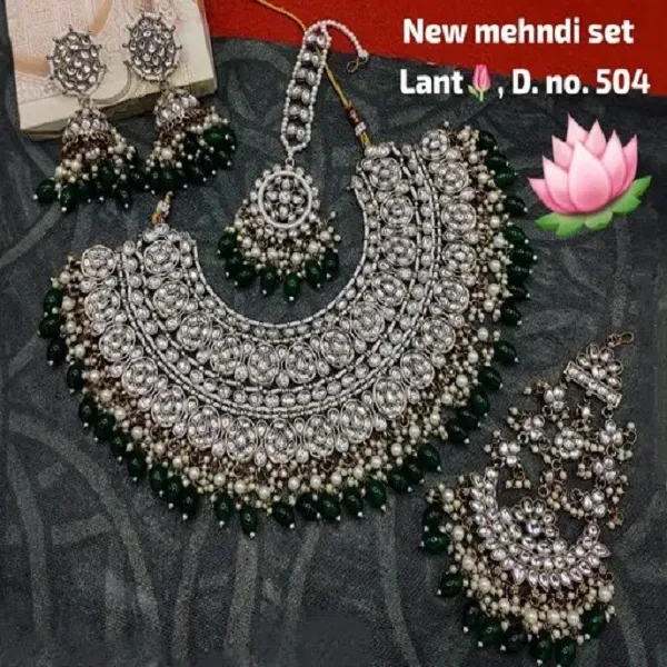 Gold-Plated_Kundan_Studded_Pearl_Beaded_Choker_Jewellery_Set