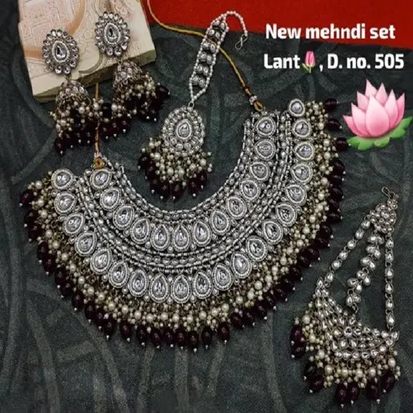 Gold-Plated_Stone-Studded_&_Beaded_Jewellery_Set
