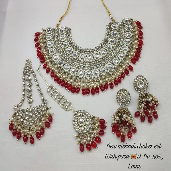 Gold-Plated_Stone-Studded_&_Beaded_Jewellery_Set