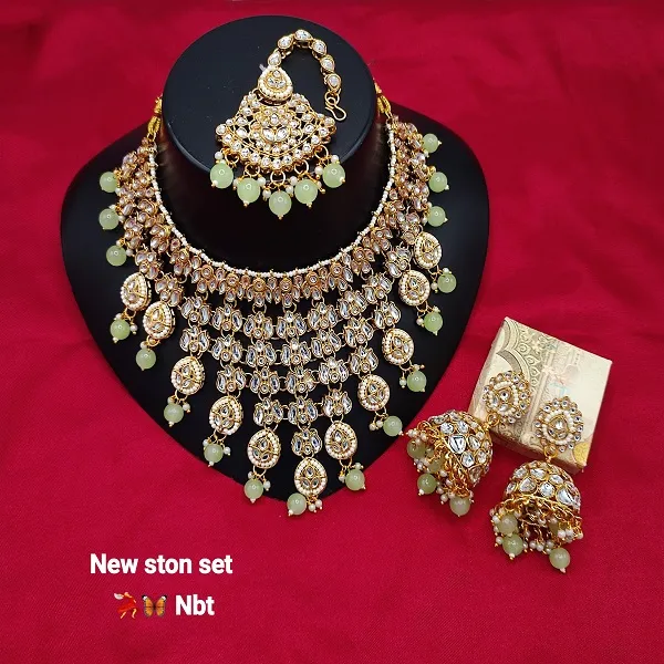 Gold_-Plated_Zirconia_Crystal_Studded_Pearl_Beaded_Jewellery_Set
