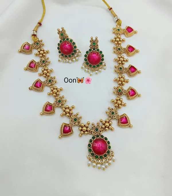 LATEST_TRADITIONAL_TEMPLE_NECKLACE_JEWELLERY_SET_WITH_EARRINGS_FOR_WOMEN_AND_GIRLS