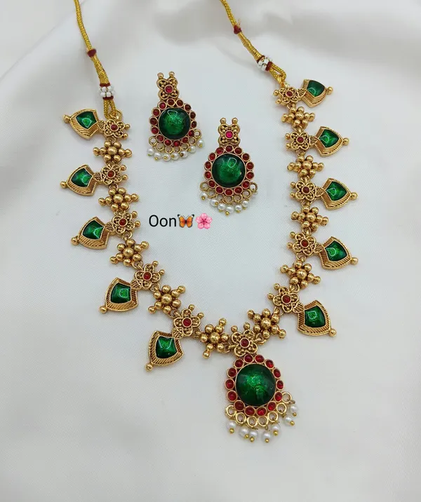 LATEST_TRADITIONAL_TEMPLE_NECKLACE_JEWELLERY_SET_WITH_EARRINGS_FOR_WOMEN_AND_GIRLS