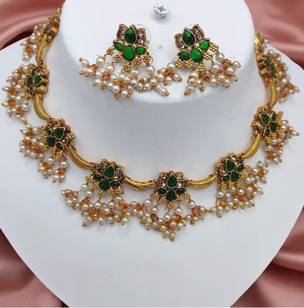 LOTUS_DESIGN_FLOWER_SHAPED_GOLD_PLATED_SOUTH_INDIAN_WEDDING_TRADITIONAL_TEMPLE_JEWELLERY_SET