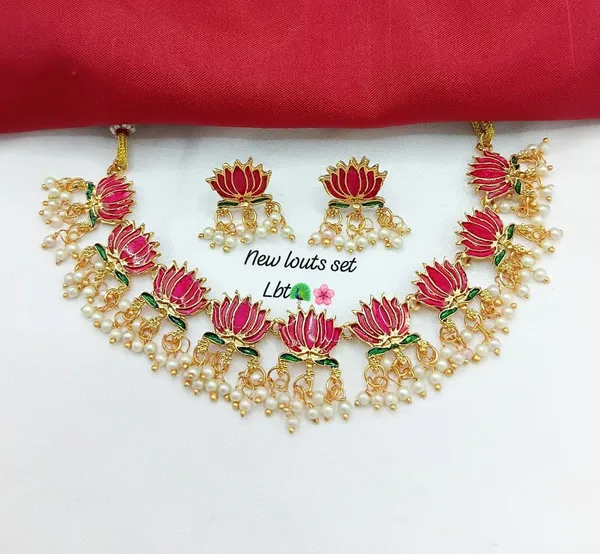 LOTUS_DESIGN_FLOWER_SHAPED_GOLD_PLATED_SOUTH_INDIAN_WEDDING_TRADITIONAL_TEMPLE_JEWELLERY_SET