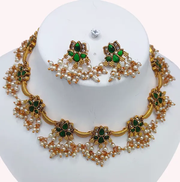 LOTUS_DESIGN_FLOWER_SHAPED_GOLD_PLATED_SOUTH_INDIAN_WEDDING_TRADITIONAL_TEMPLE_JEWELLERY_SET