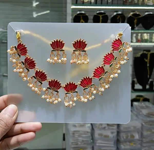 LOTUS_DESIGN_FLOWER_SHAPED_GOLD_PLATED_SOUTH_INDIAN_WEDDING_TRADITIONAL_TEMPLE_JEWELLERY_SET