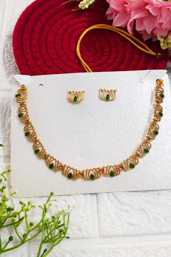 Lotus_Designer_Simple_Necklace_Set