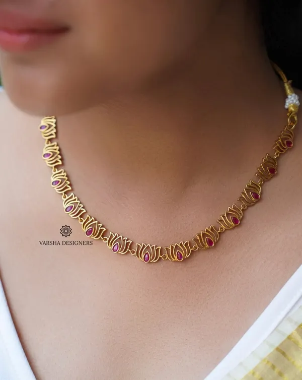 Lotus_Designer_Simple_Necklace_Set