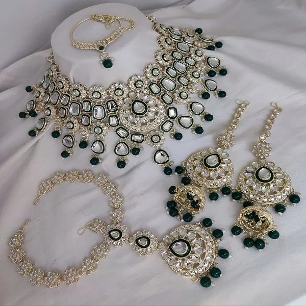 Padmavati_bangles_PVT_LTD_Gold_Plated_Kundan_Stone_And_Meena_Kari_Semi_Bridal_Necklace_Set.