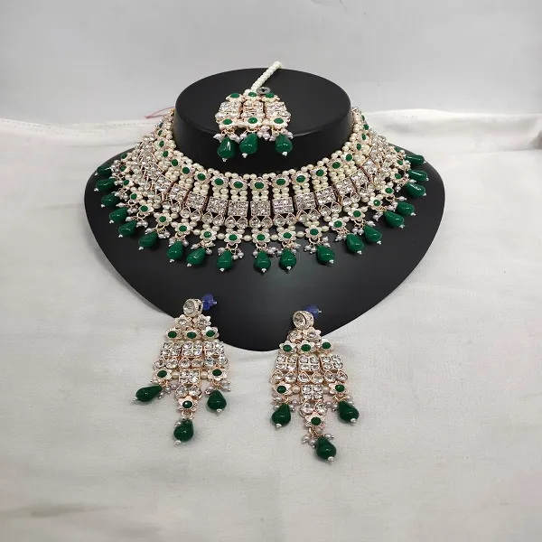Pearl_&_Kundan_Bridal_Queen_Set_.Indian_Bollywood_Necklace,_Exclusive_Heavy_Full_Neck_Choker_Necklace_Set