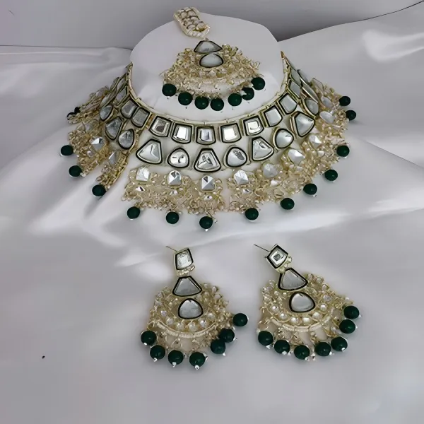 TRADITIONAL_GOLD_PLATED_KUNDAN_ETHNIC_BRIDAL_JEWELLERY_SET_FOR_WOMEN