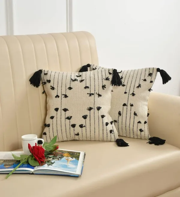 Black_White_Boho_Decorative_Cushion_Covers,_Floral_Tufted_Design_With_Tassels