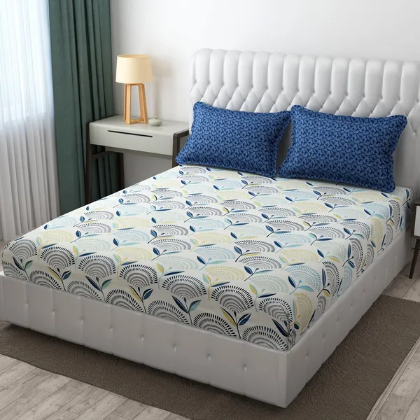 Light_Blue_Fan_Pattern_Bedding_Set_With_Contrasted_Pillow_Covers,_Modern_Bedroom_Collection,_White_Base_With_Motif_Design_King_Size_(108_X_108_In)