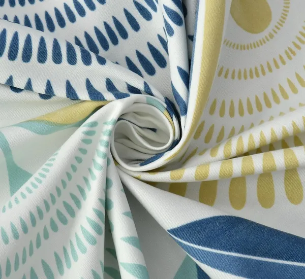 Light_Blue_Fan_Pattern_Bedding_Set_With_Contrasted_Pillow_Covers,_Modern_Bedroom_Collection,_White_Base_With_Motif_Design_King_Size_(108_X_108_In)