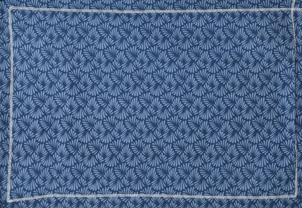 Light_Blue_Fan_Pattern_Bedding_Set_With_Contrasted_Pillow_Covers,_Modern_Bedroom_Collection,_White_Base_With_Motif_Design_King_Size_(108_X_108_In)