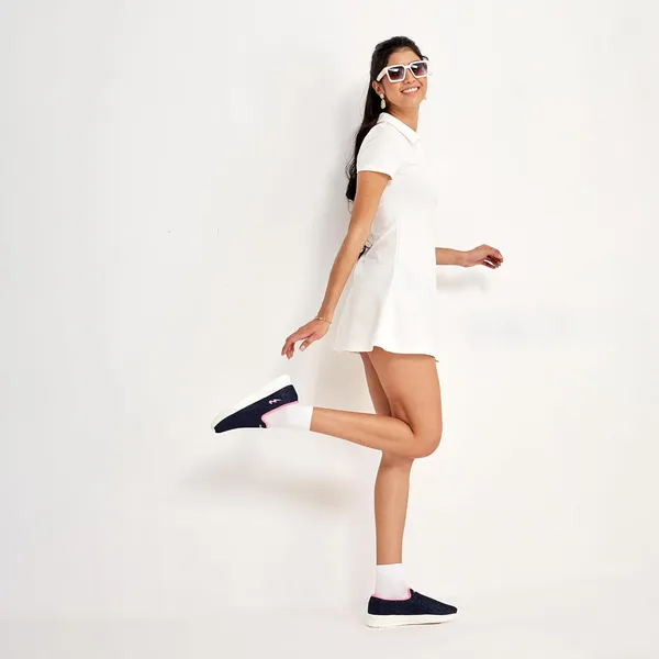 Campus_Women_Zoe_Plus_Walking_Shoes