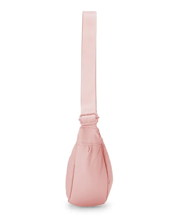 Puma_Plush_Halfmoon_Bag_Ind_Stylish_Everyday_Bag_With_10l_Capacity_Main_Zip_Compartment_Interior_Organization_Adjustable_Shoulder_Strap_Iconic_Branding
