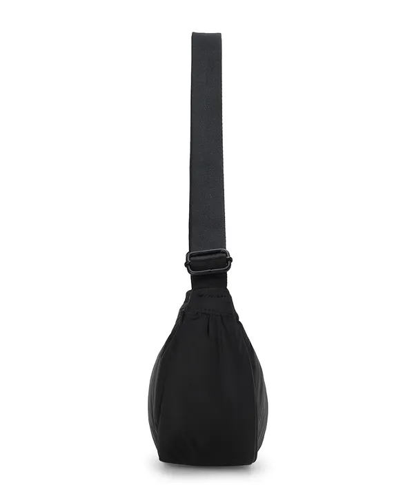 Puma_Women_Plush_Halfmoon_Bag_Black_9210001