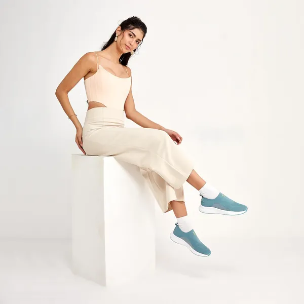 Campus_Women_Suave_Walking_Shoes