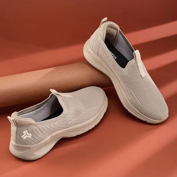 Campus_Women_S_Pluzz_Walking_Shoes