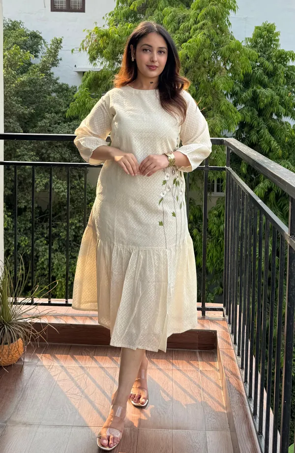 Lily_Embroidered_Dress