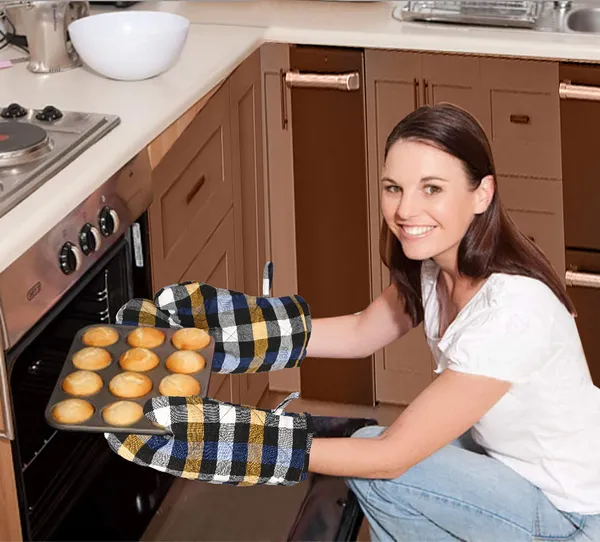 Cotton_Microwave_Oven_Gloves_/Oven_Mitts_(Color-_Blue,_Size-12x6_Inch)