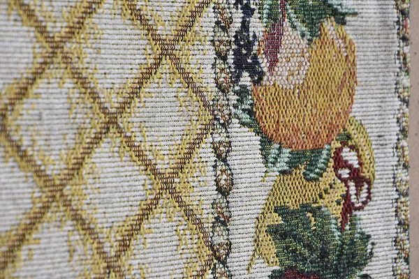 Jacquard_Cotton_Rectangular_Floral_Yellow_Dining_Table_Mats_with_Runner,_12.5"_x_19",_Set_of_7