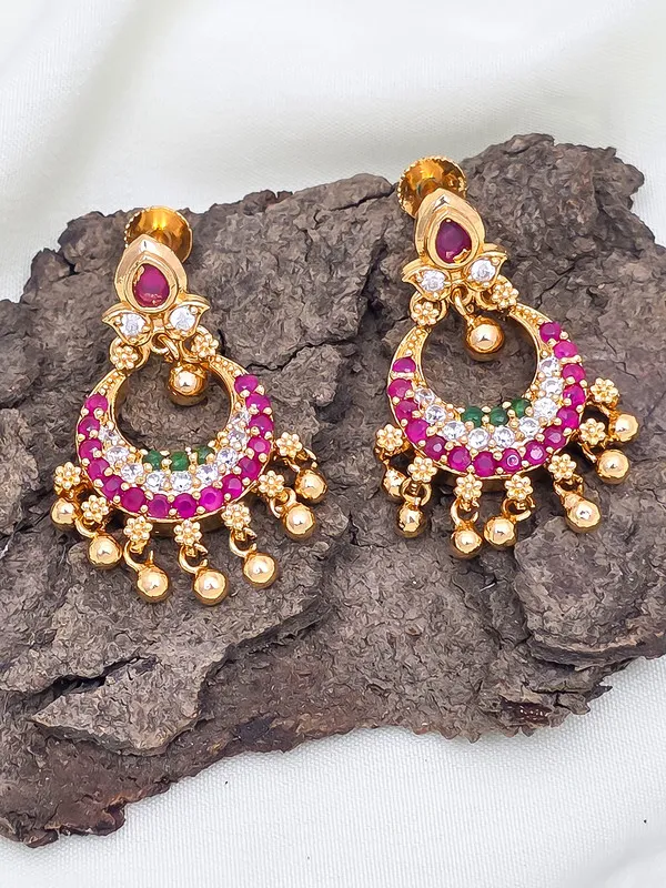 Gold_Kundan_Dangling_Stone_Earrings