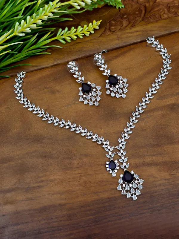 Black_Gemstone_Crystal_Necklace_Set