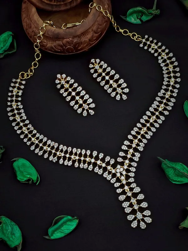 Diamond_Embellished_Necklace_with_Earrings_Set