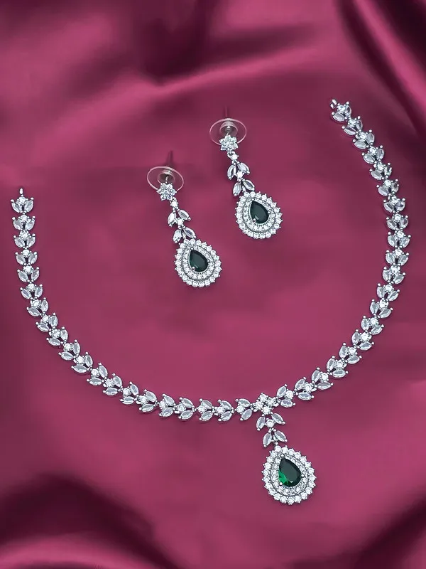Emerald_Teardrop_Necklace_Set