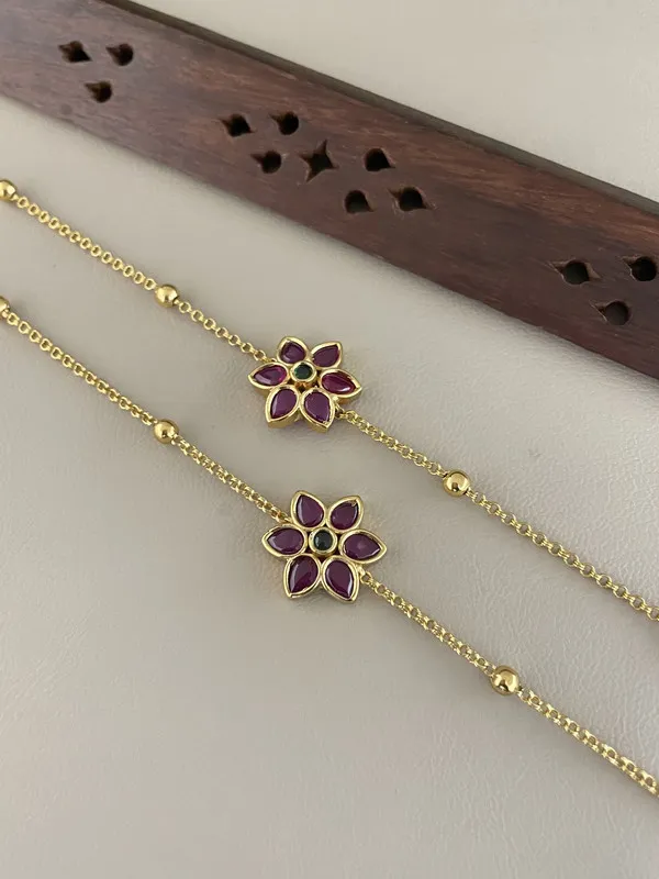 Gold_Flower_Charm_Anklets_Set