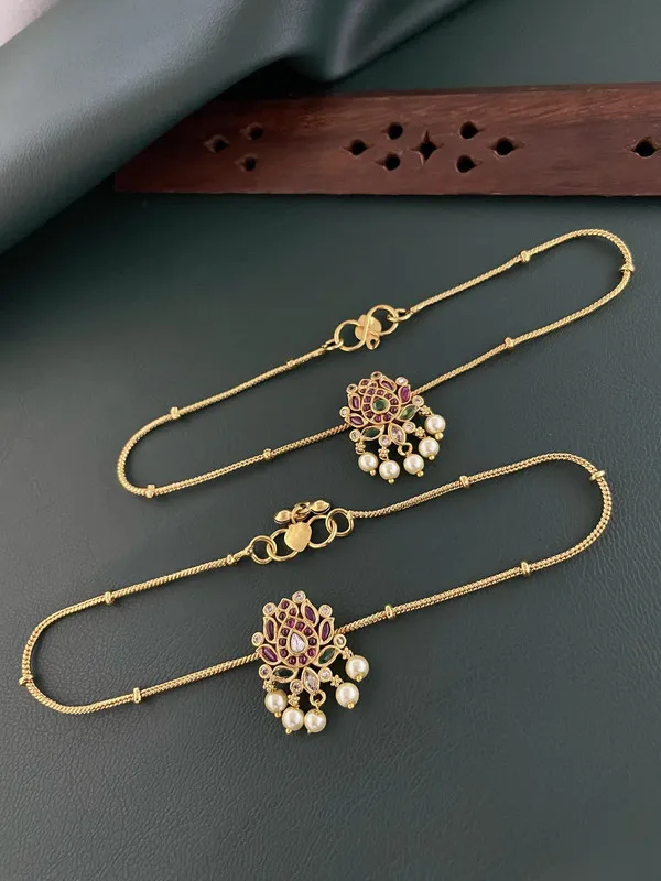 Gold_Plated_Pearl_Pendant_Anklets