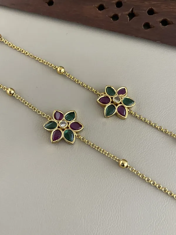 Gold_Flower_Pendant_Anklets_Set