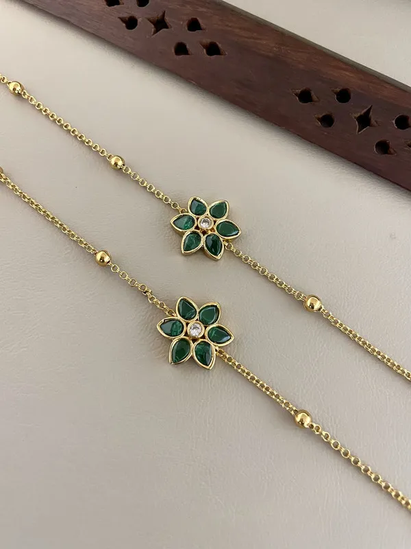 Gold_Floral_Gemstone_Anklets_Set