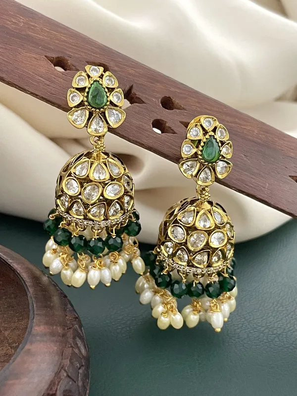 Gold_Plated_Kundan_Jhumka_Earrings