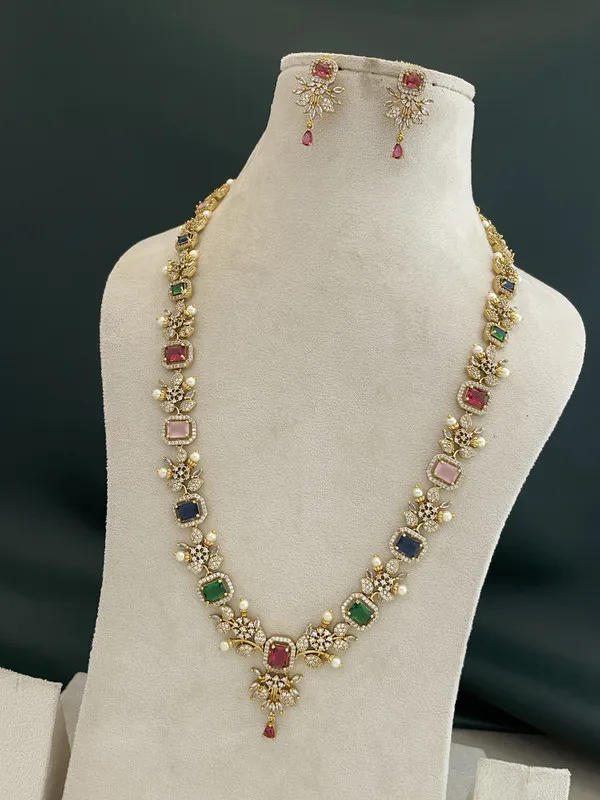 Multicolor_Gemstone_Gold_Necklace_Set