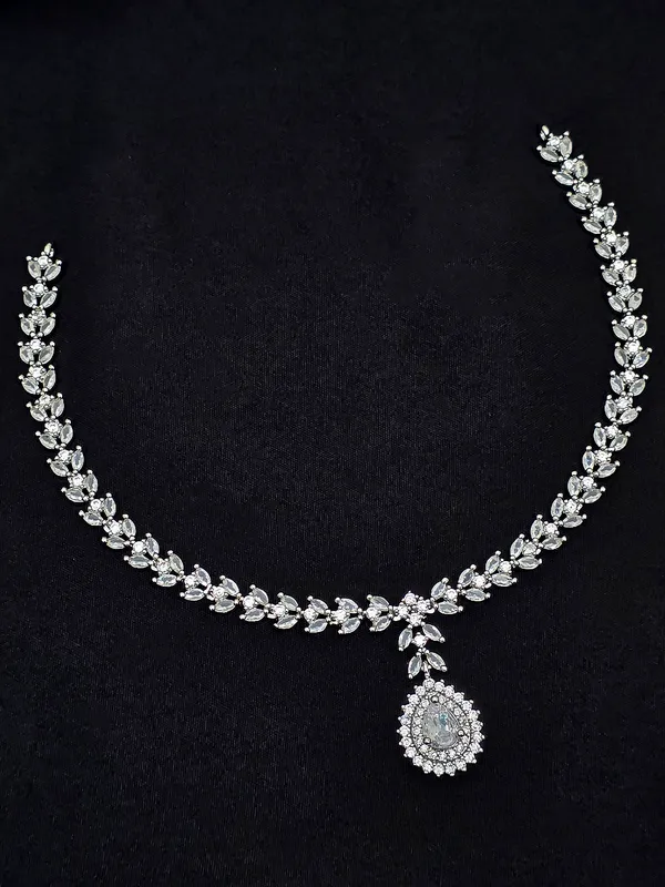 Sparkling_Crystal_Necklace_Earrings_Set