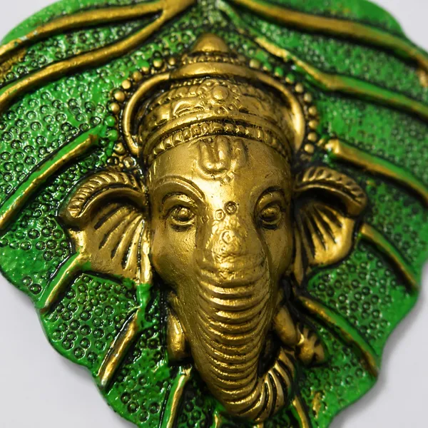 DreamKraft_Metal_Ganesha_Leaf_Wall_Hanging,_Green