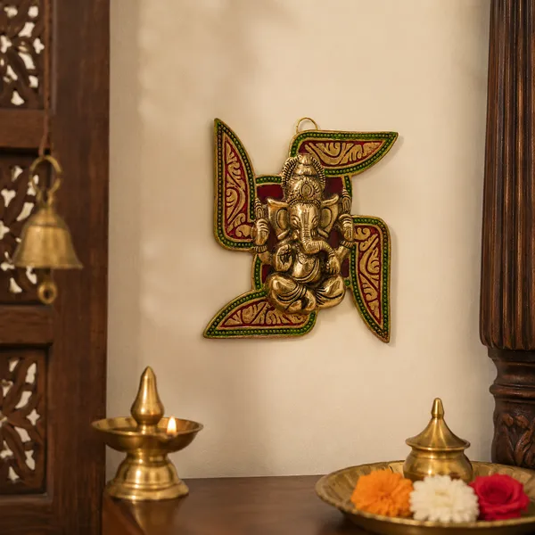 Leaf_Ganesh_Wall_Hanging_with_Meena_Kari_Work_for_Home_Dv???vO?cor(17X17X2_cm)