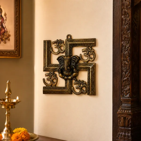 Metal_Decorative_Wall_Hanging_(22.86_x_1.27_x_22.86_cm,_Brown)