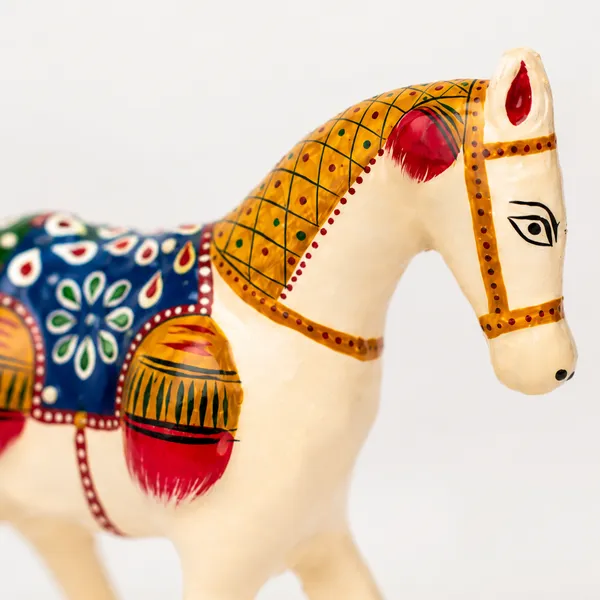 DreamKraft_Paper_Mache_Horse_Showpiece_Pair,_White