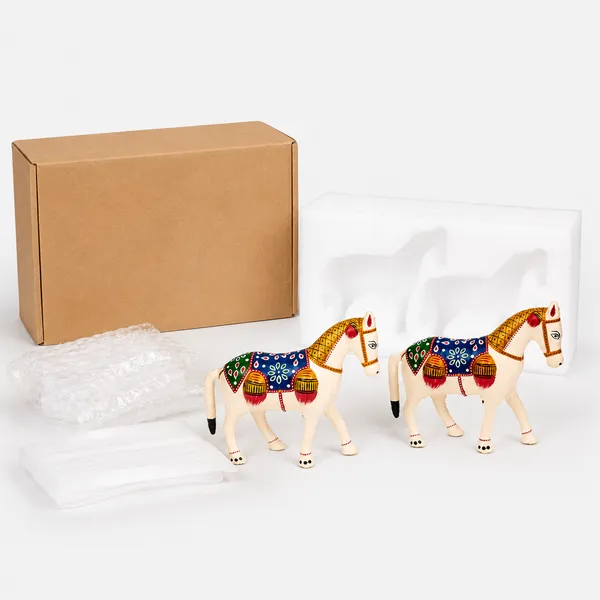 DreamKraft_Paper_Mache_Horse_Showpiece_Pair,_White