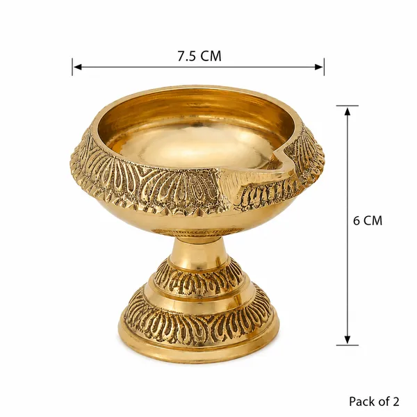 Brass_Finish_Metal_Diya_Pack_of_2_for_Pooja_Room_Aarti_and_Diwali_Decor_7.5_cm