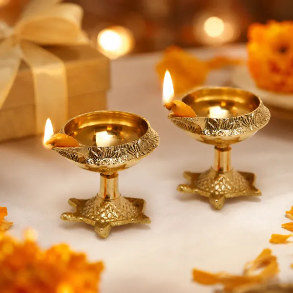 Brass_Handmade_Engraved_Design_Kuber_Diya_(Oil_Lamp)_with_Turtle_Base_for_Puja_Home_Dv???vO?cor_(Set_of_2)