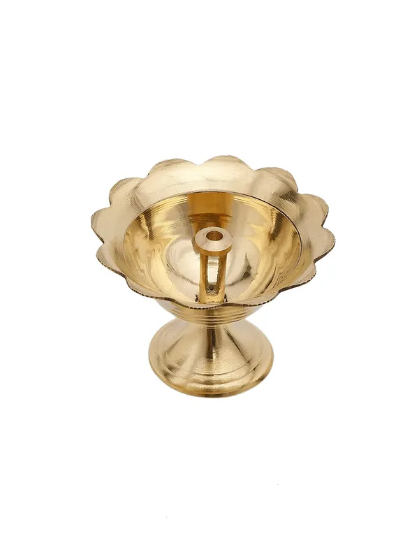 DreamKraft_Brass_Chandramukhi_Diya_Oil_Lamps,_Gold,_Set_of_2