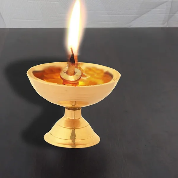 DreamKraft_Brass_Chandramukhi_Diya_Oil_Lamp,_Gold_Colour