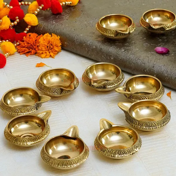 DreamKraft_Brass_Kuber_Diya_Set_of_10,_Traditional_Pooja_Oil_Lamps
